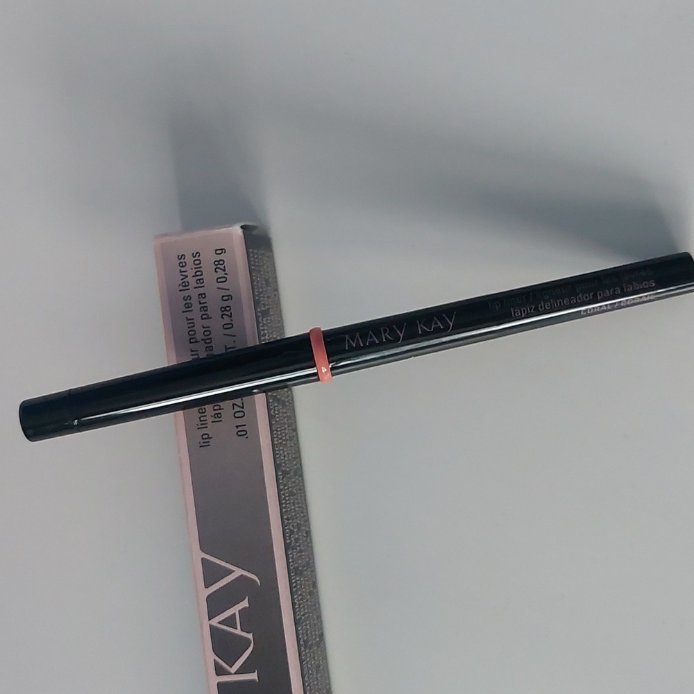 Mary kay Lip liner coral 0.1oz